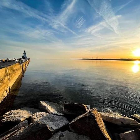Luxe Lodges On Lake Erie Port Dover Εξωτερικό φωτογραφία